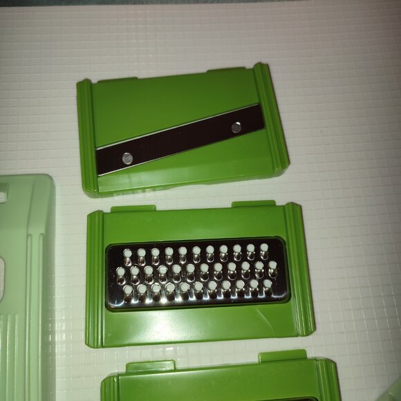 Space Saving Multi Purpose Grater Merry Green Kitchen Accessories Must Have - Picture 7 of 9
